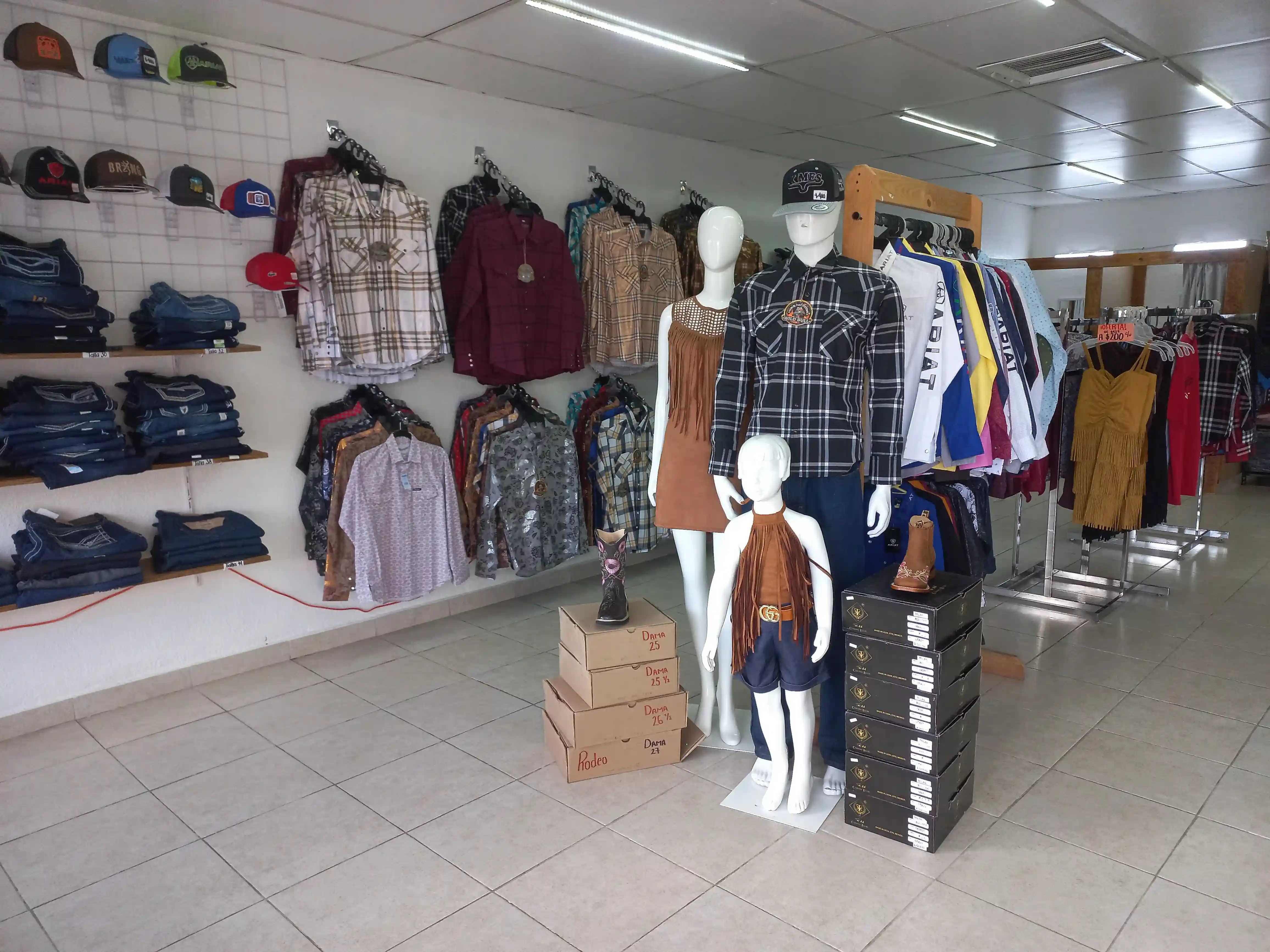 Eleganza Leo tienda de ropa vaquera para toda la familia